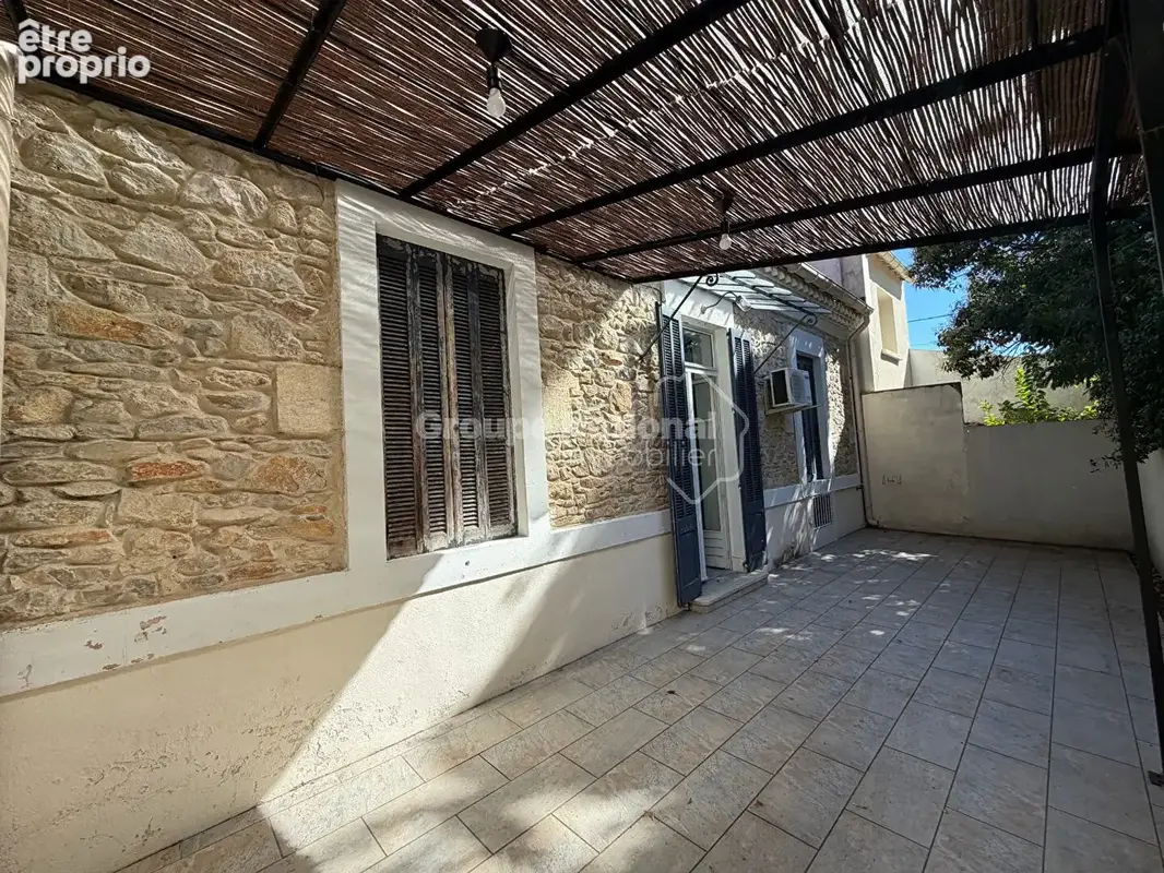 Nimes Quartier Hoche Faculté de médecine maison P3 avec cour et terrasse - photo 13
