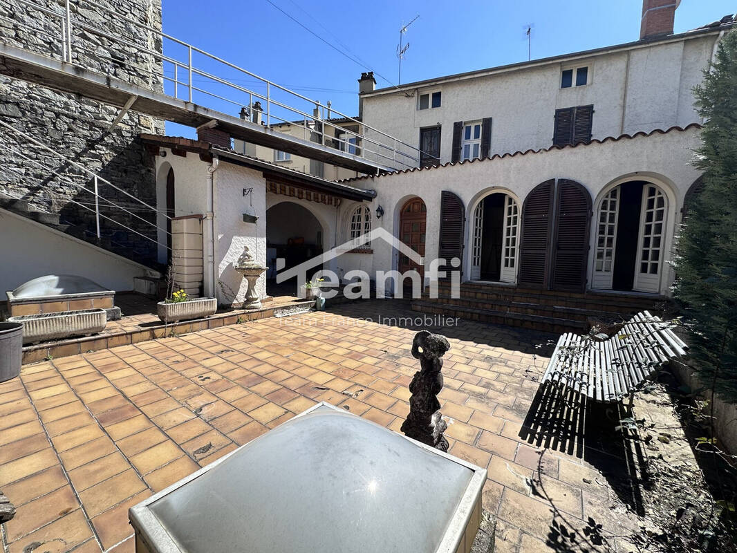 Appartement à LA MONNERIE-LE-MONTEL