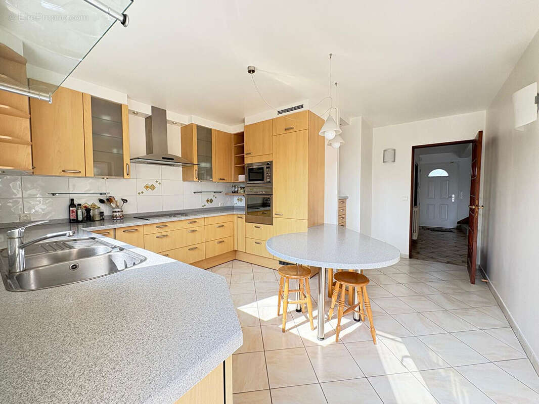 Maison à VERRIERES-LE-BUISSON