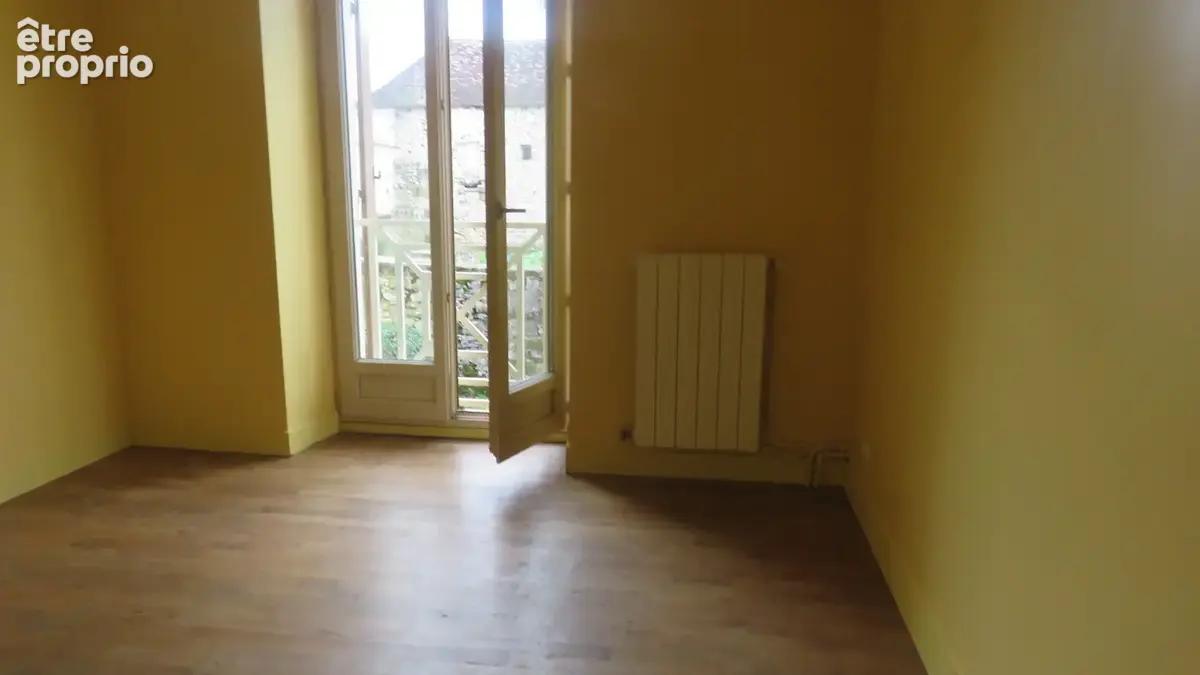 Maison avec une cour privative - Village Siant Raphael (proche Excideuil) - photo 9