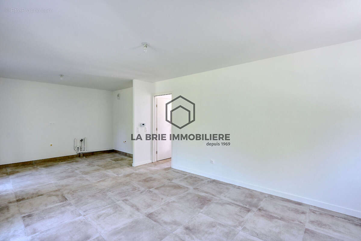 Appartement à DAMMARIE-LES-LYS
