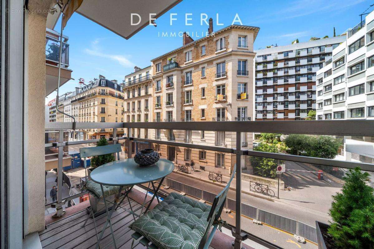 Appartement à PARIS-15E