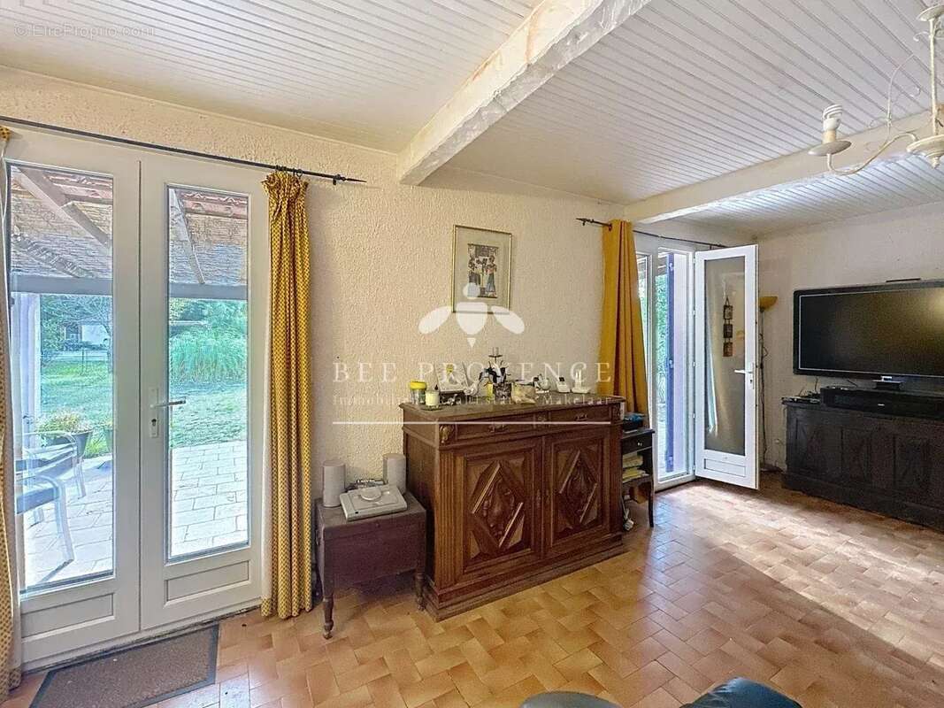 Maison à BESSE-SUR-ISSOLE