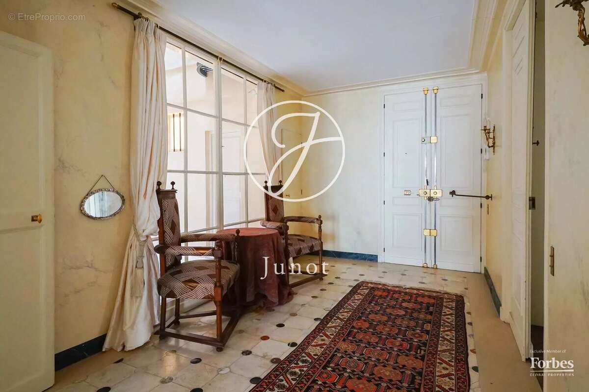 Paris 1er - VENDÔME / RIVOLI - Appartement à vendre - 4 pièces - 135,54m² Carrez - 3 chambres. - photo 18