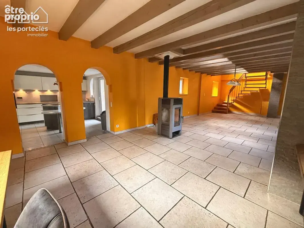 Maison rénovée au coeur de 2,6 hectares de forêt - photo 6