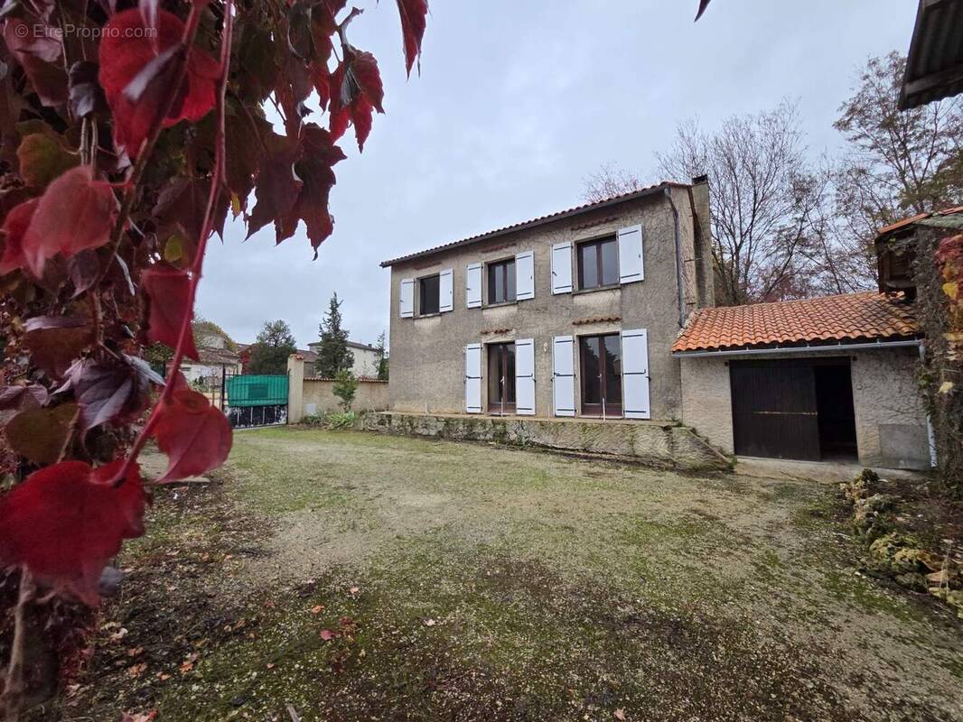 Maison à ASNIERES-SUR-NOUERE