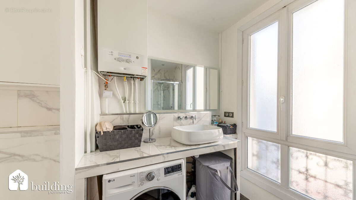 Appartement à LEVALLOIS-PERRET