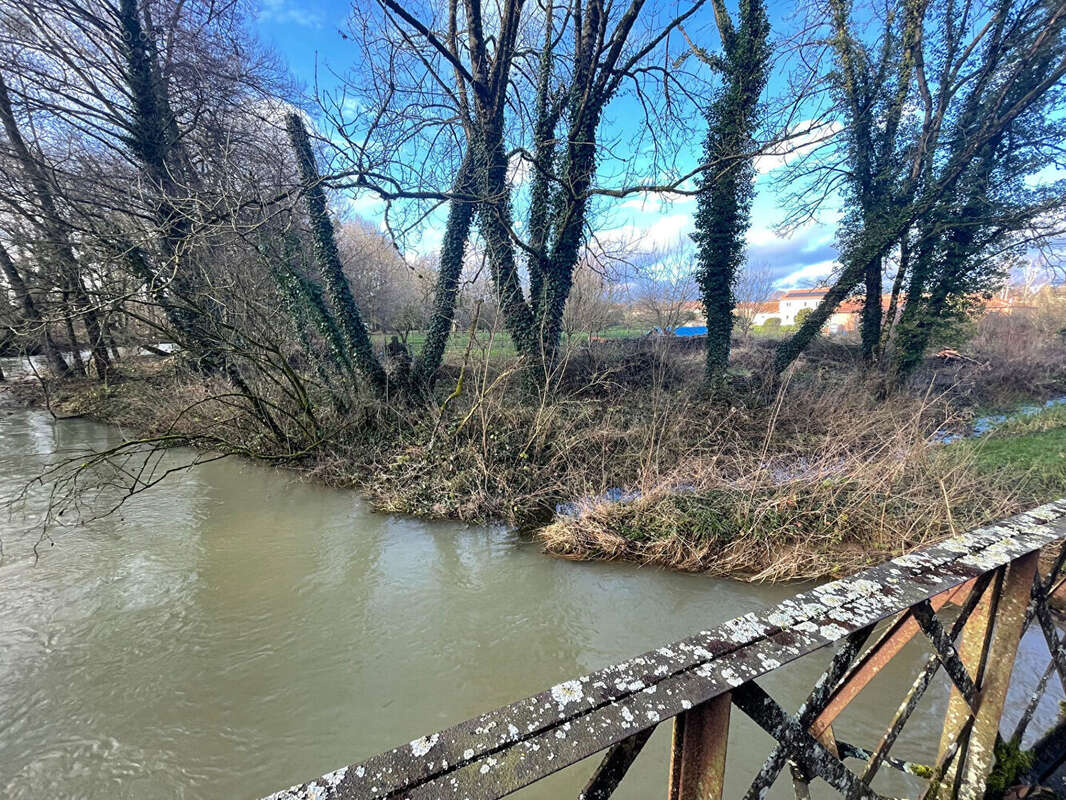 Terrain à LAHEYCOURT