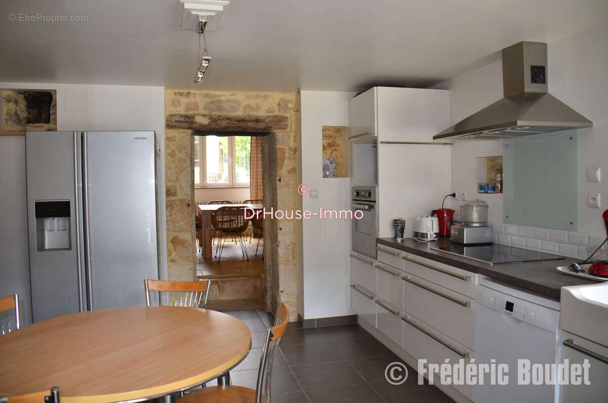 Maison à SAVIGNAC-LES-EGLISES