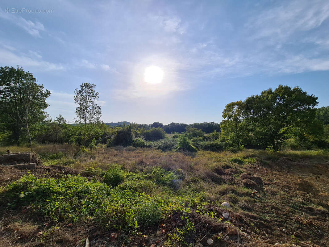 Terrain à GARGAS