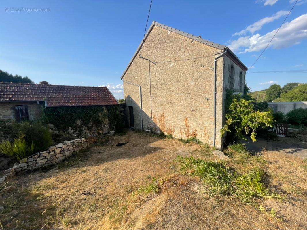Maison de village 124m2  JOUILLAT (23) - photo 12