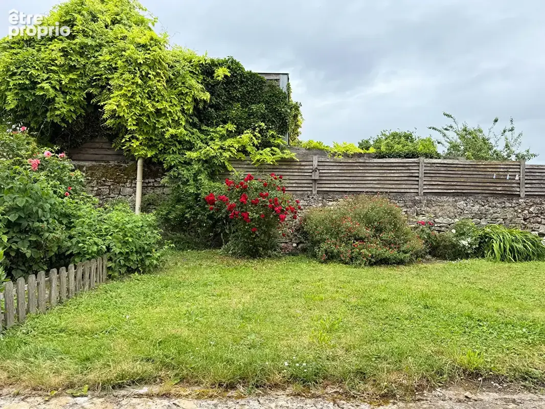 Maison en pierre avec jardin et cave - photo 7