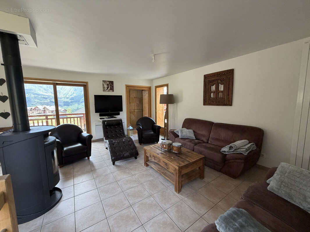 Emplacement idéal pour ce chalet au pied des pistes de ski ! - photo 6