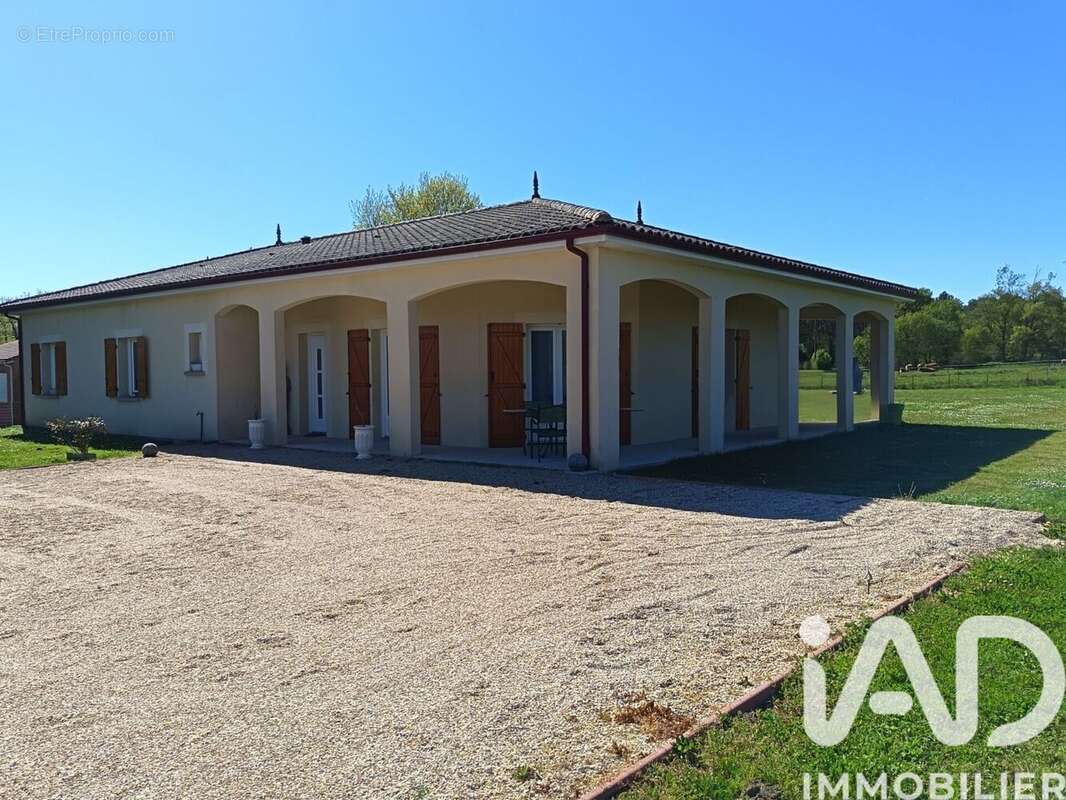 Photo 2 - Maison à LAGORCE