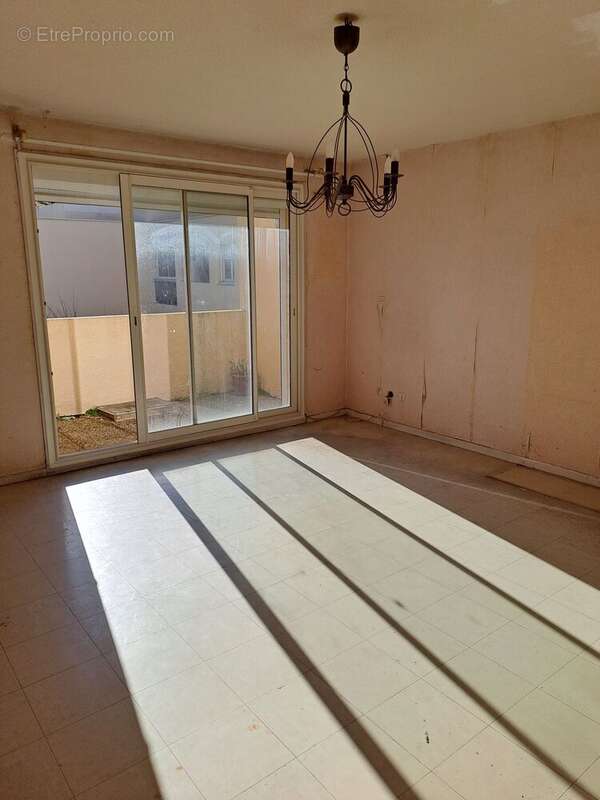 Photo 2 - Appartement à MARSEILLE-8E