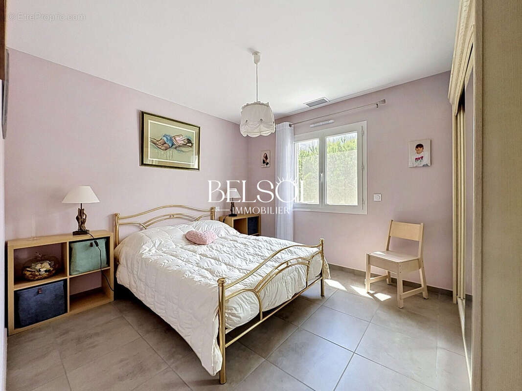 Chambre 2 - Maison à SAINT-CYPRIEN