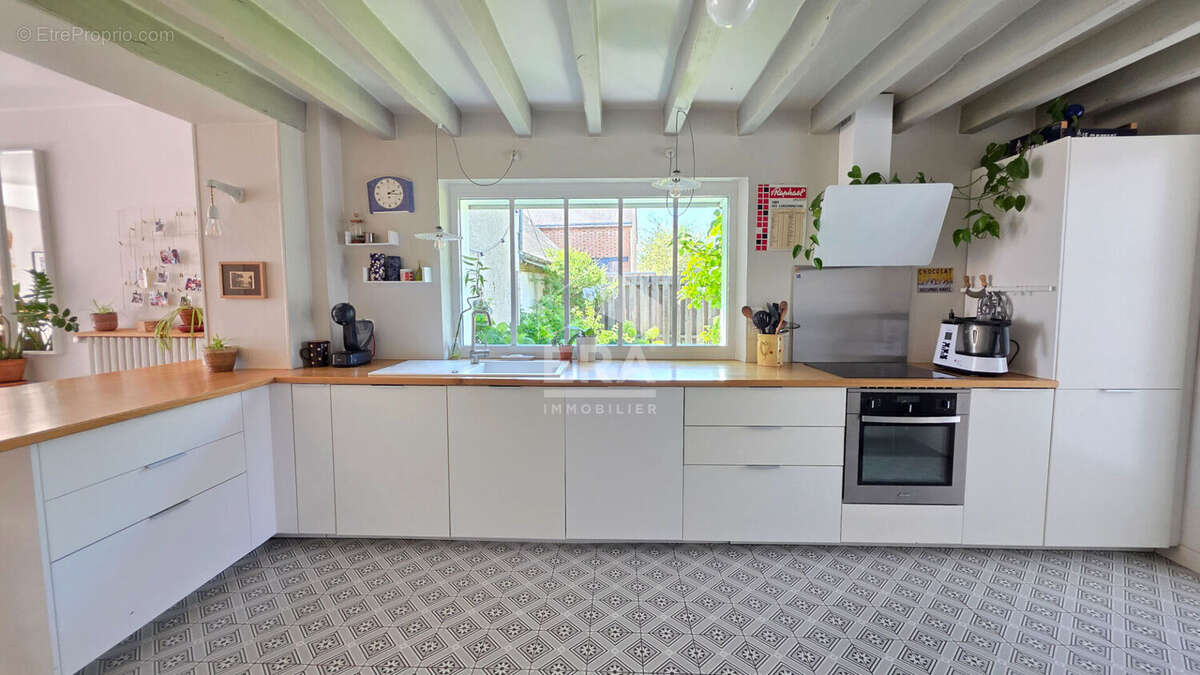 Maison 137m² à saint-laurent-en-gâtines - photo 3