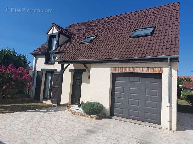 Maison à COMBS-LA-VILLE