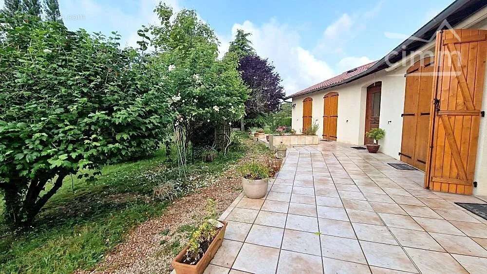 Maison à SAINT-JUNIEN