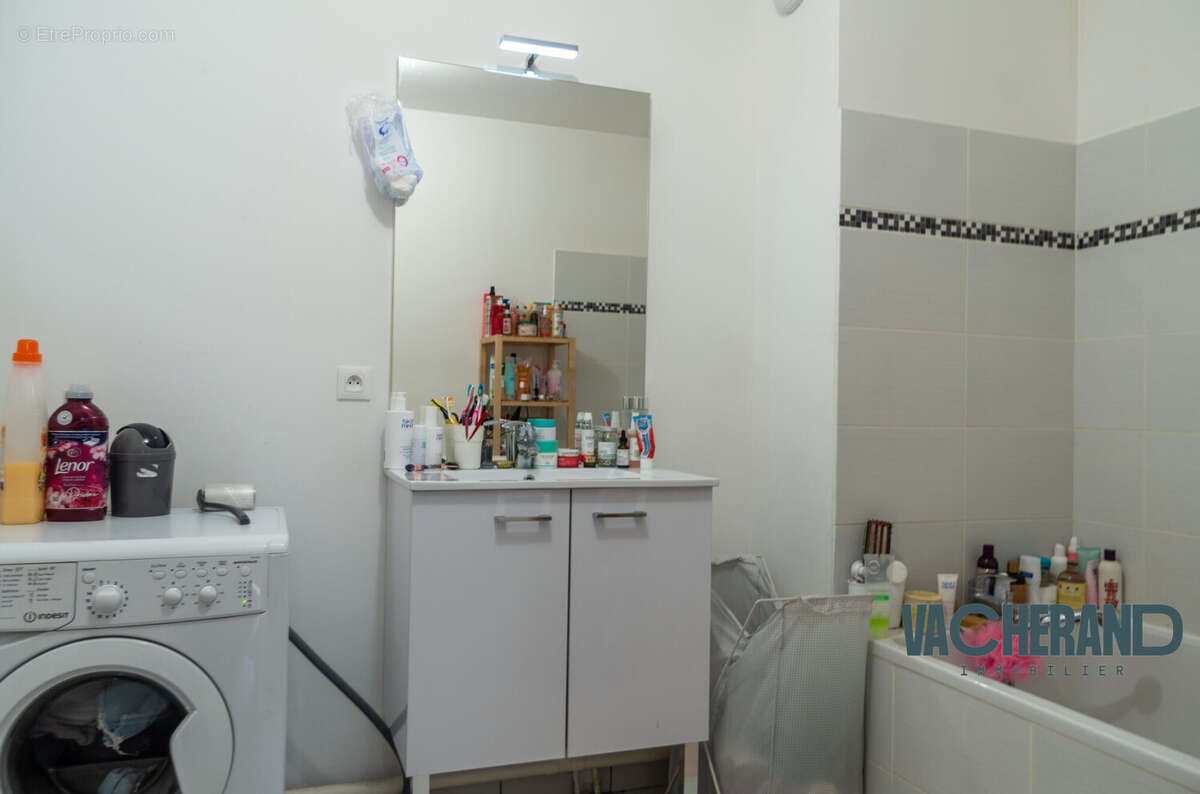 Appartement 64 m² à Loos  - photo 8