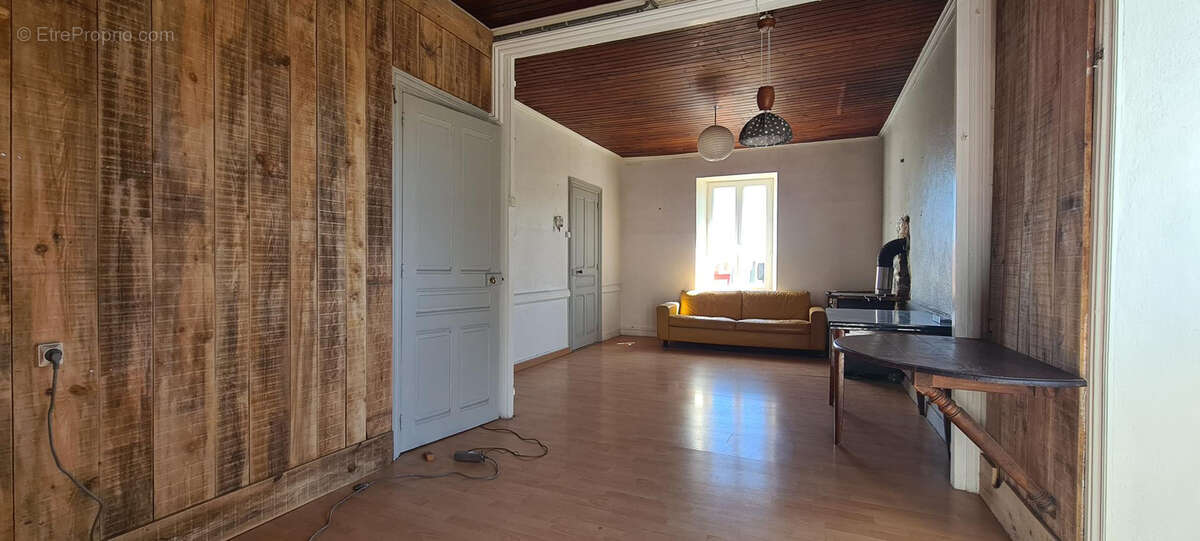 Maison à LE CHAMBON-SUR-LIGNON