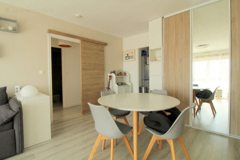 Appartement T3 dernier étage  GEX - photo 5
