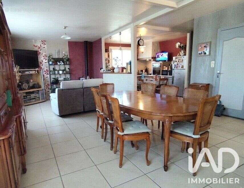 Maison 110 m² à Sainte-Eanne  - photo 3