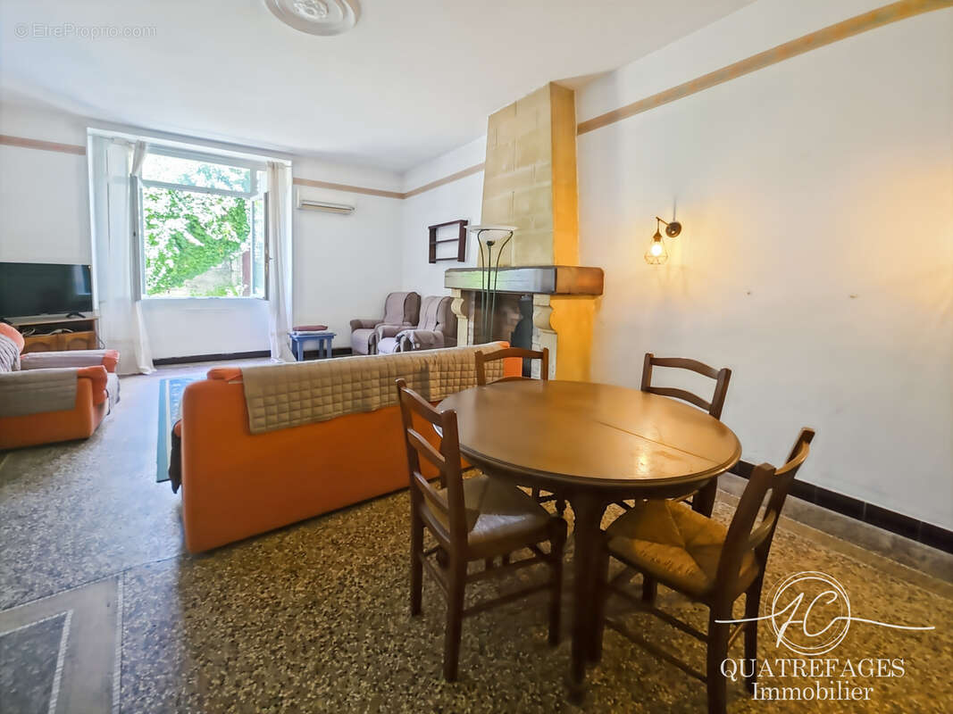 Maison de ville aux beaux volumes proche Théatre. - photo 10