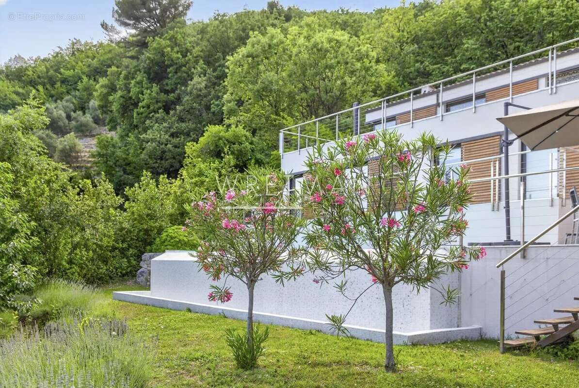 Maison à TOURRETTES-SUR-LOUP