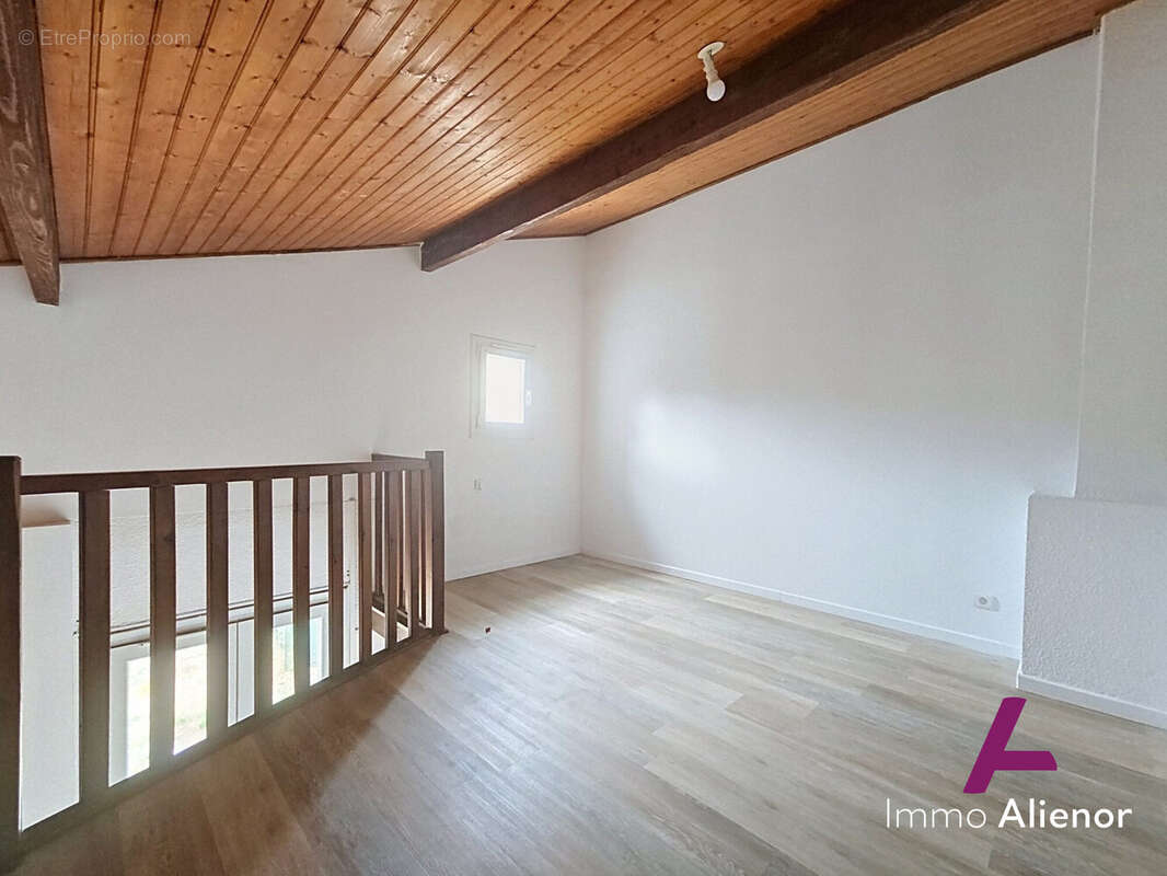 Appartement 38 m² à Hostens  - photo 6