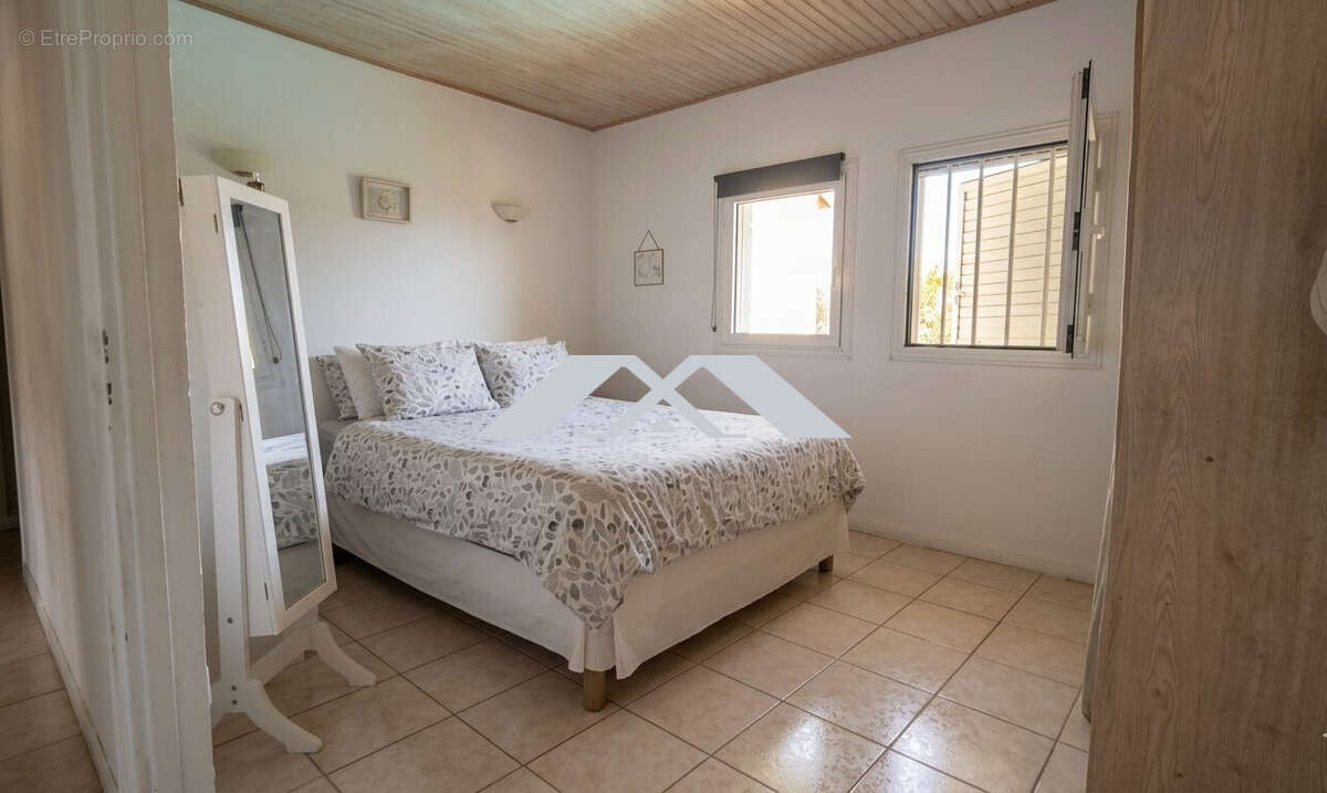 Maison 138 m² à Le Tampon  - photo 6