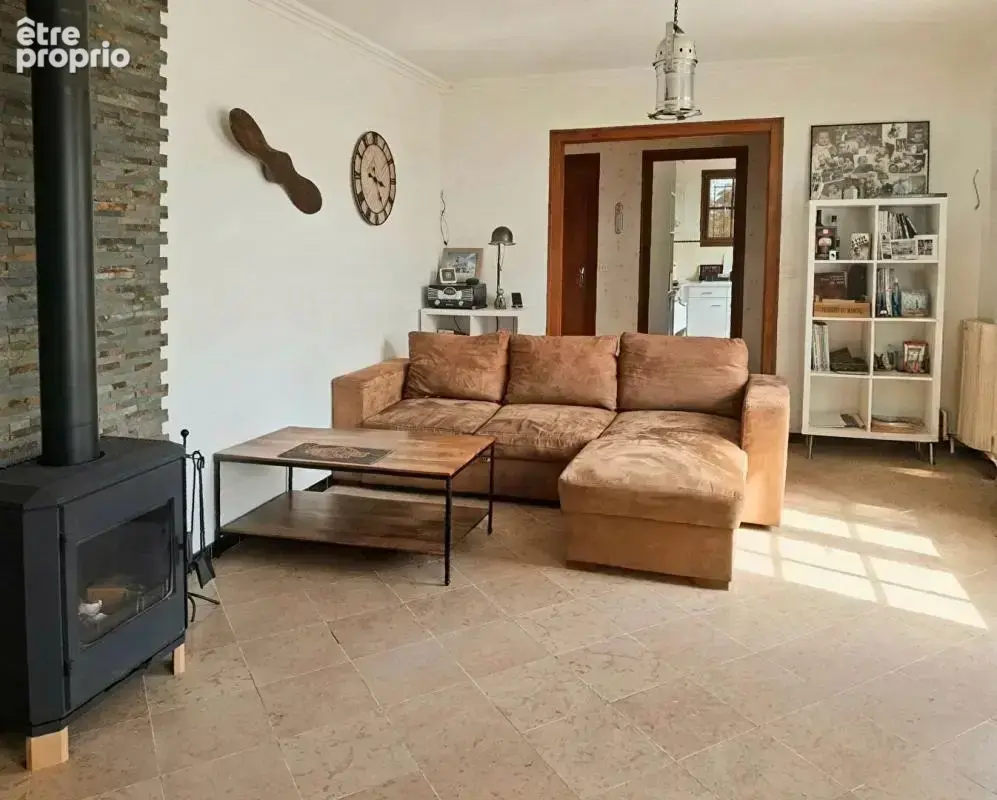 Maison dans une impasse, 90 m² habitables + 90 m² supplémentaires avec chambre et salle d'eau,  grand garage et jardin de 779 m² - photo 5