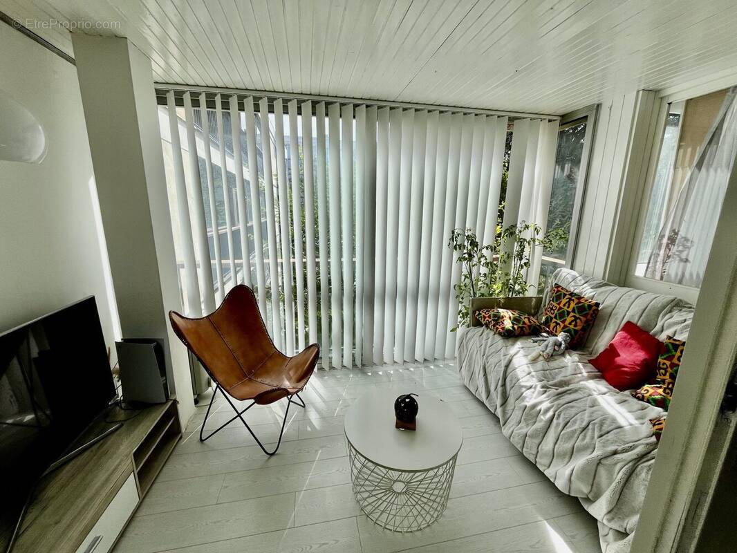 Appartement à FONTENAY-LE-FLEURY