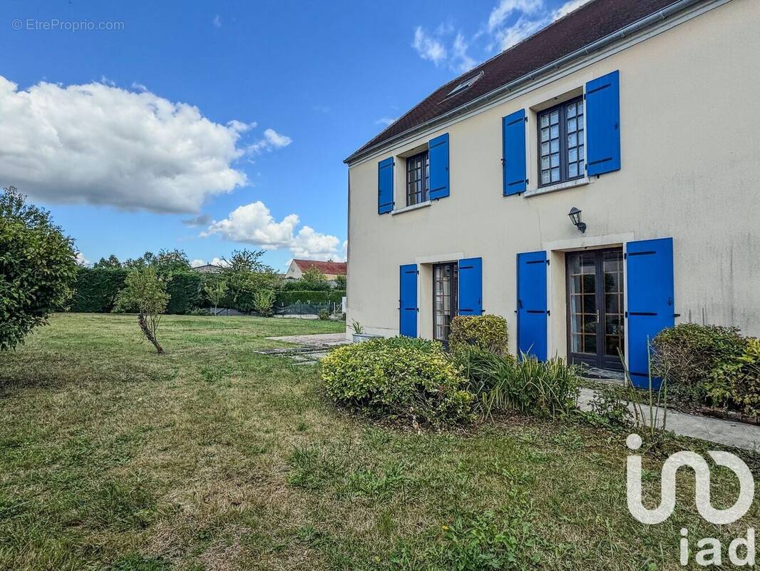 Photo 1 - Maison à VILLENEUVE-LE-COMTE