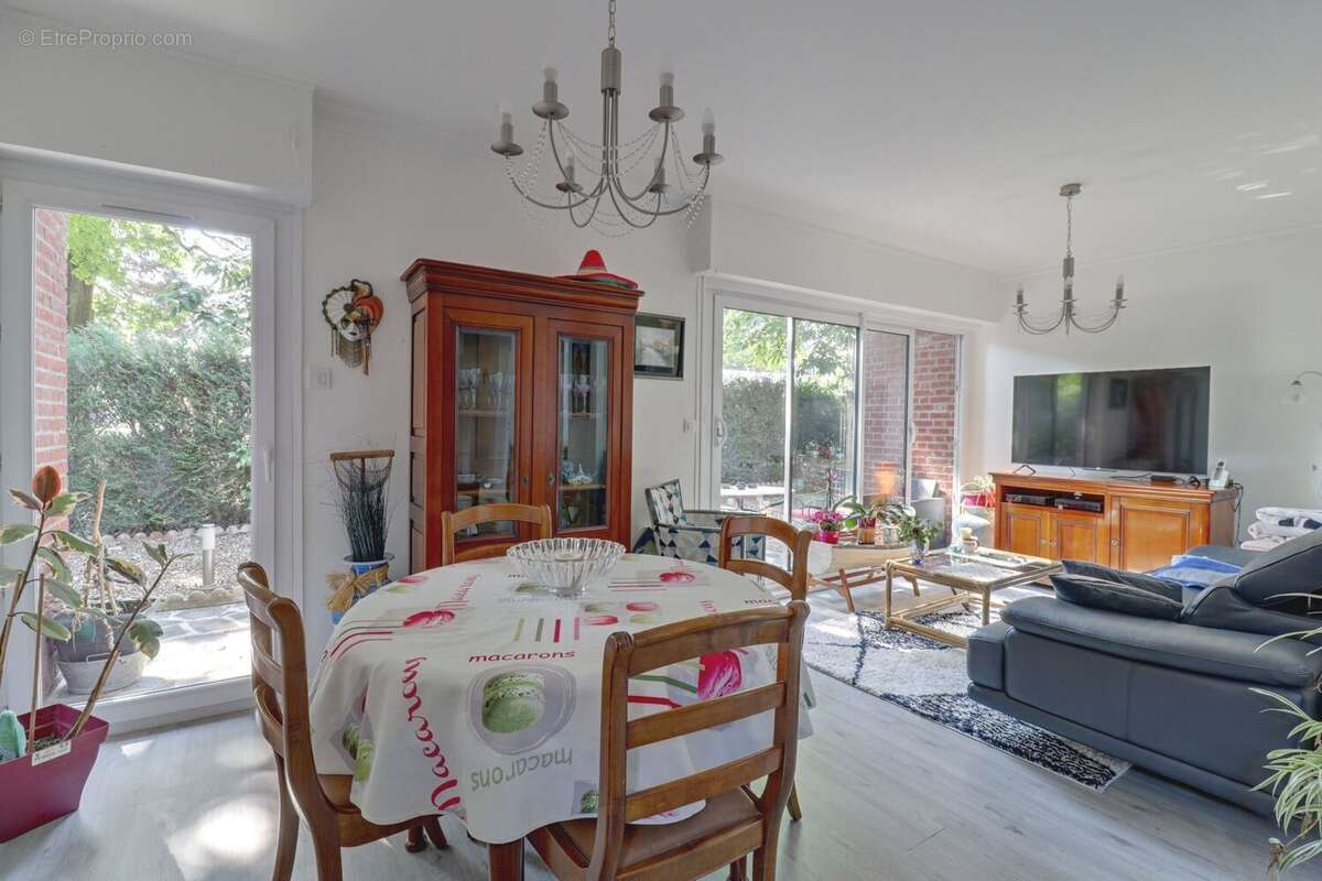 Maison à VERNEUIL-SUR-SEINE