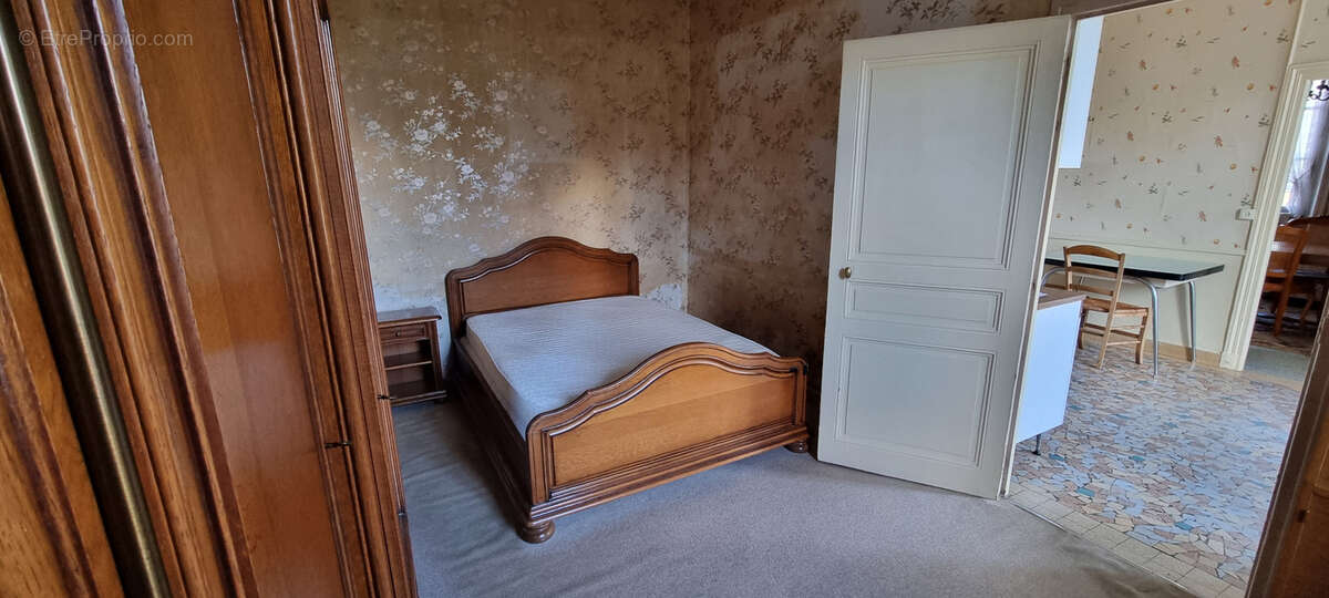 Maison à PONT-SUR-YONNE