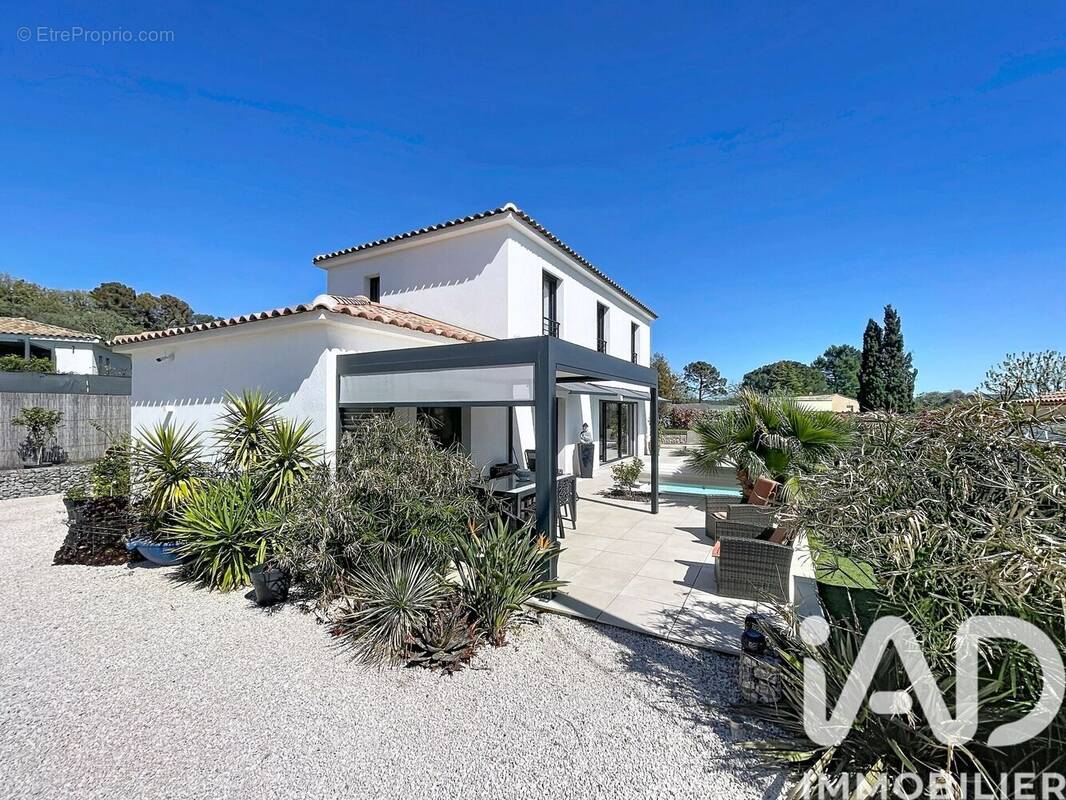 Photo 1 - Maison à BAGNOLS-EN-FORET