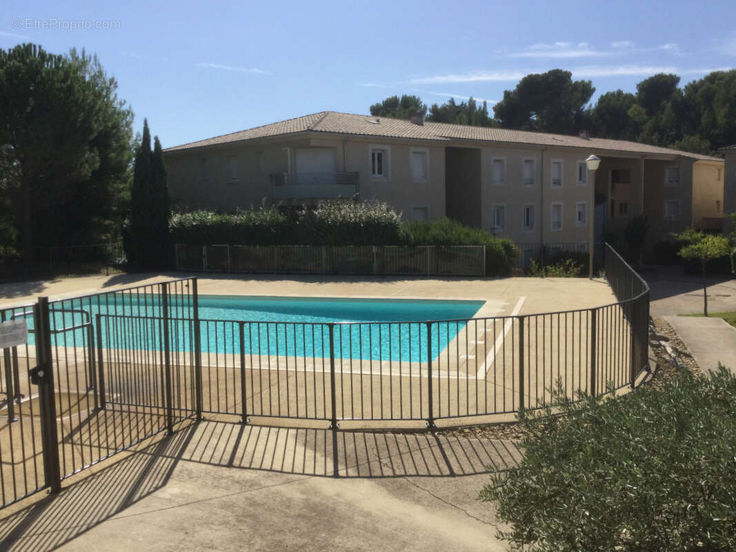 Appartement à VILLENEUVE-LES-AVIGNON