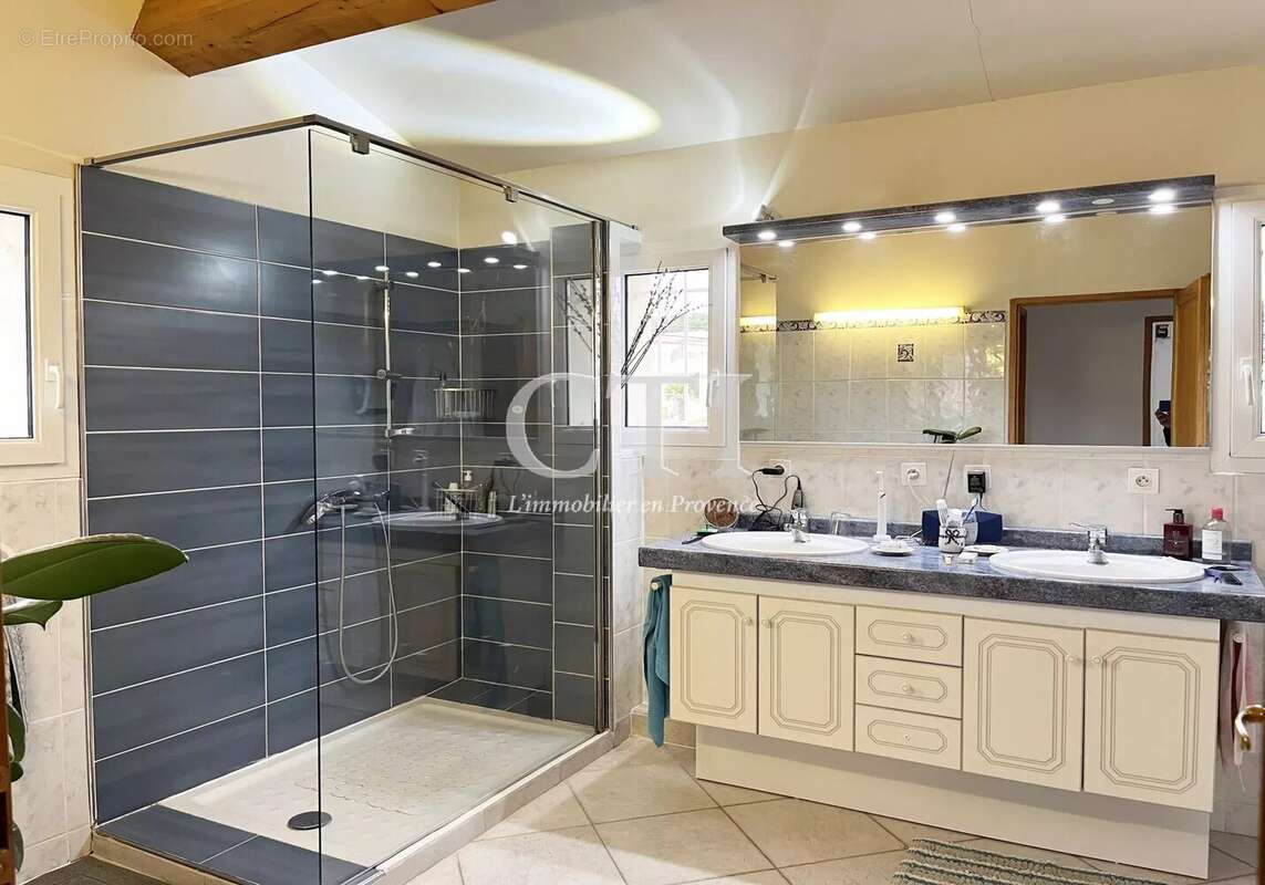 Maison à VAISON-LA-ROMAINE