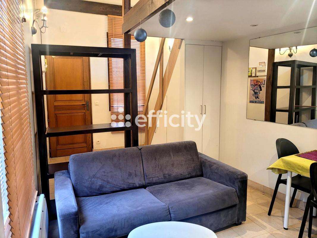 Appartement à COURBEVOIE