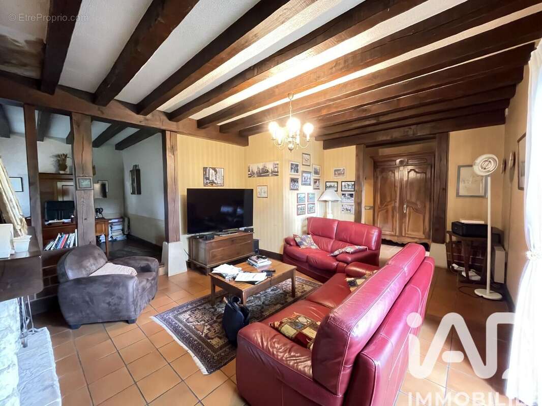 Maison 111 m² à Saint-Savin  - photo 4