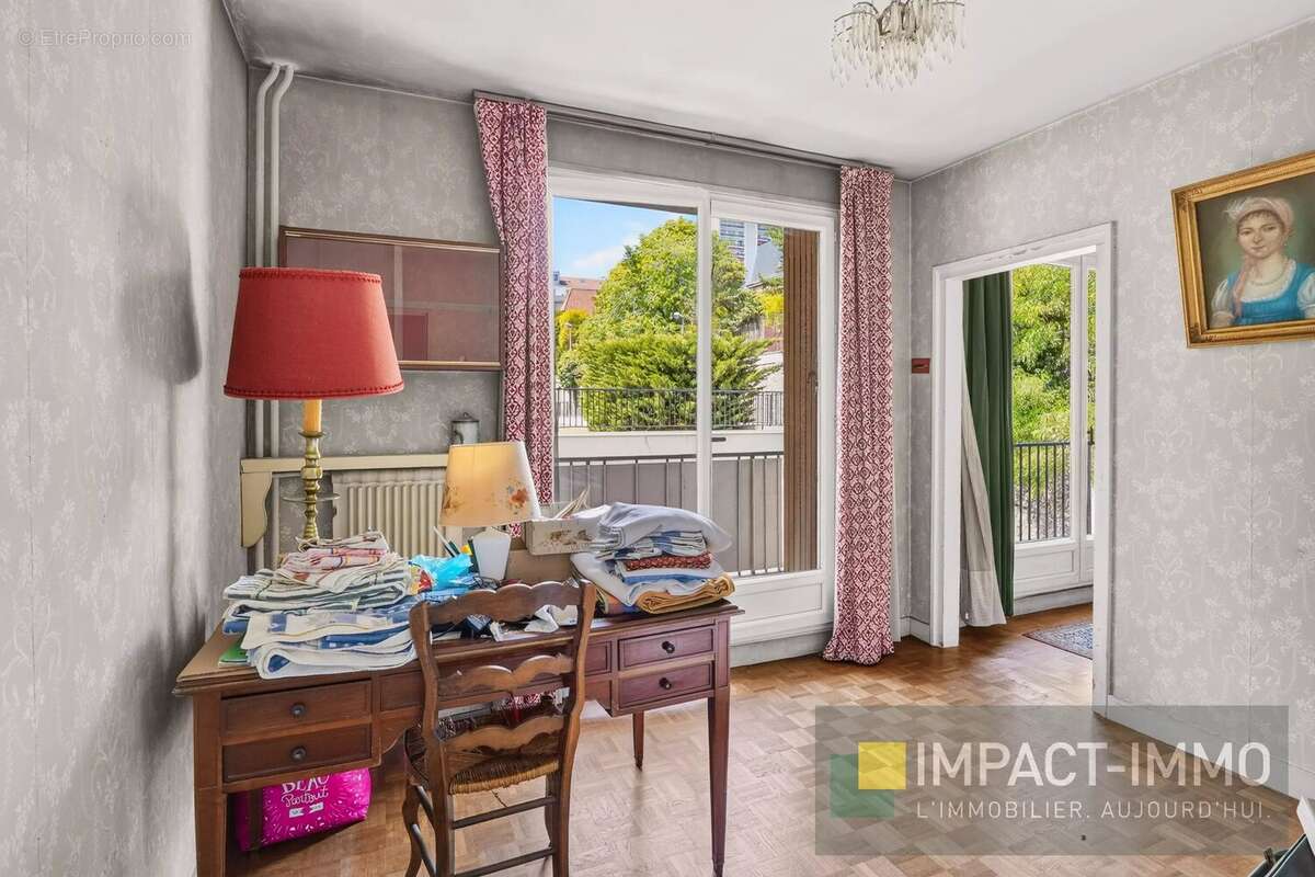 Appartement à COURBEVOIE