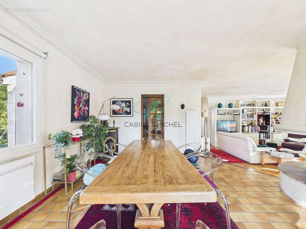 Maison à ROQUEFORT-LES-PINS