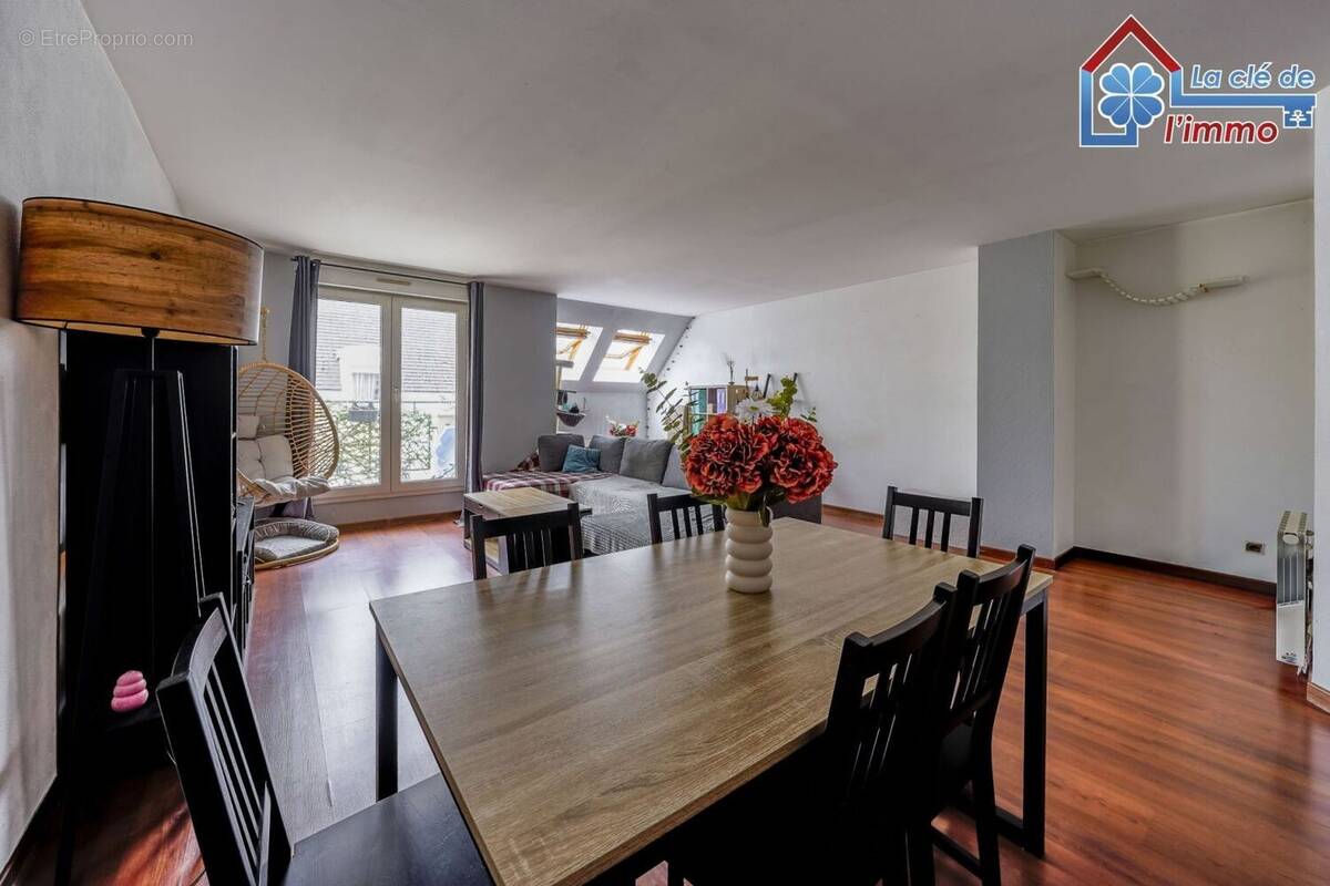 Appartement à MOISSY-CRAMAYEL