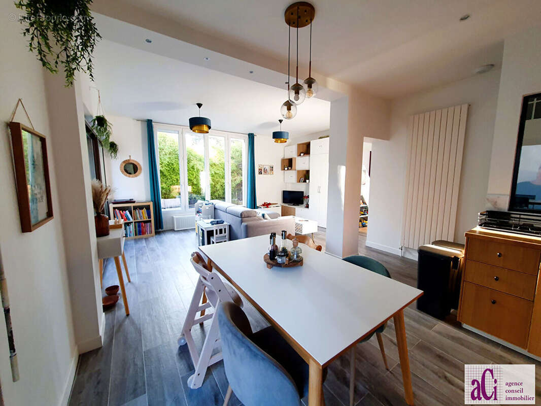 Appartement à L'HAY-LES-ROSES