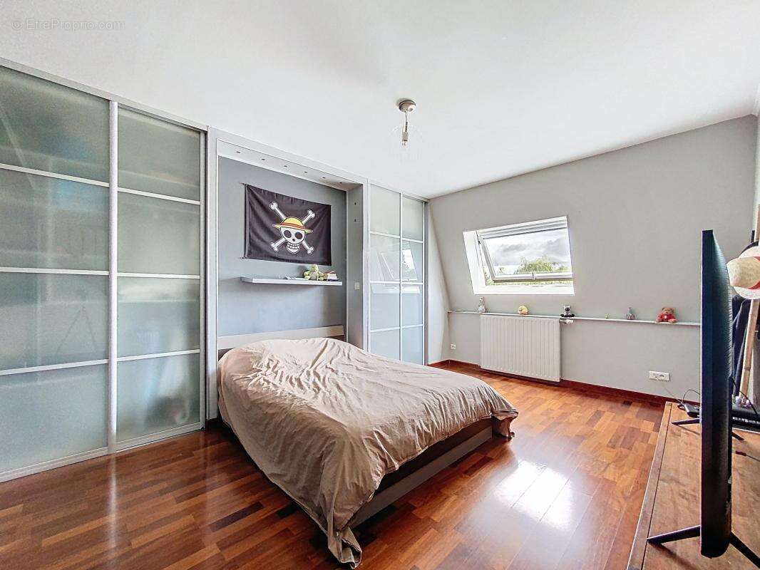 Maison à LA CHAPELLE-D'ARMENTIERES