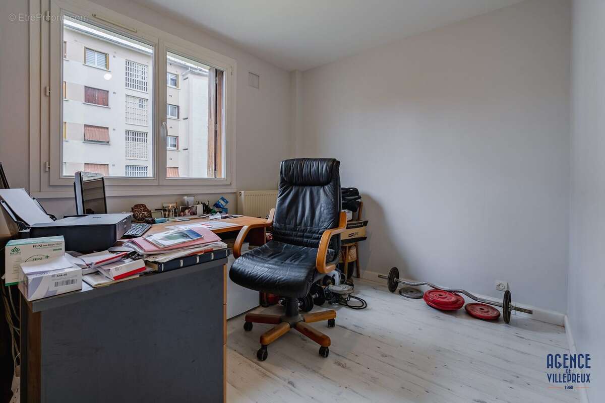 Appartement à LES CLAYES-SOUS-BOIS