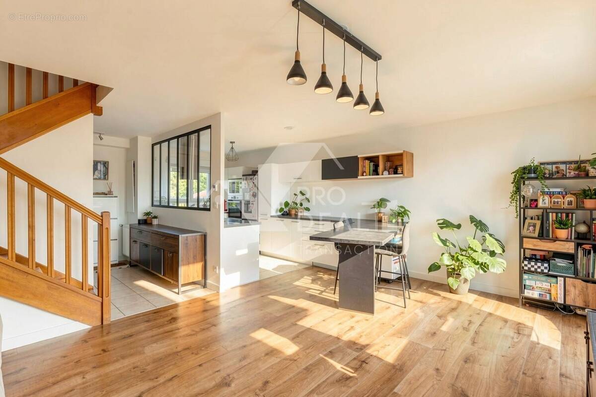 Appartement à BRON