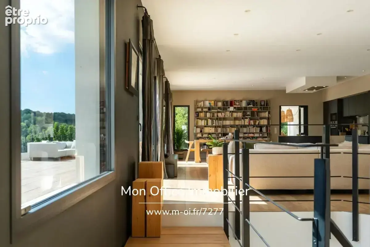 Référence : 7277-ABO - Maison contemporaine de 240 m² avec piscine et vue dégagée – Saint-Marc-Jaumegarde - photo 6