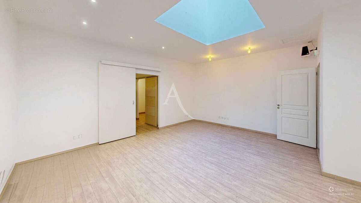 Commerce à CARCASSONNE